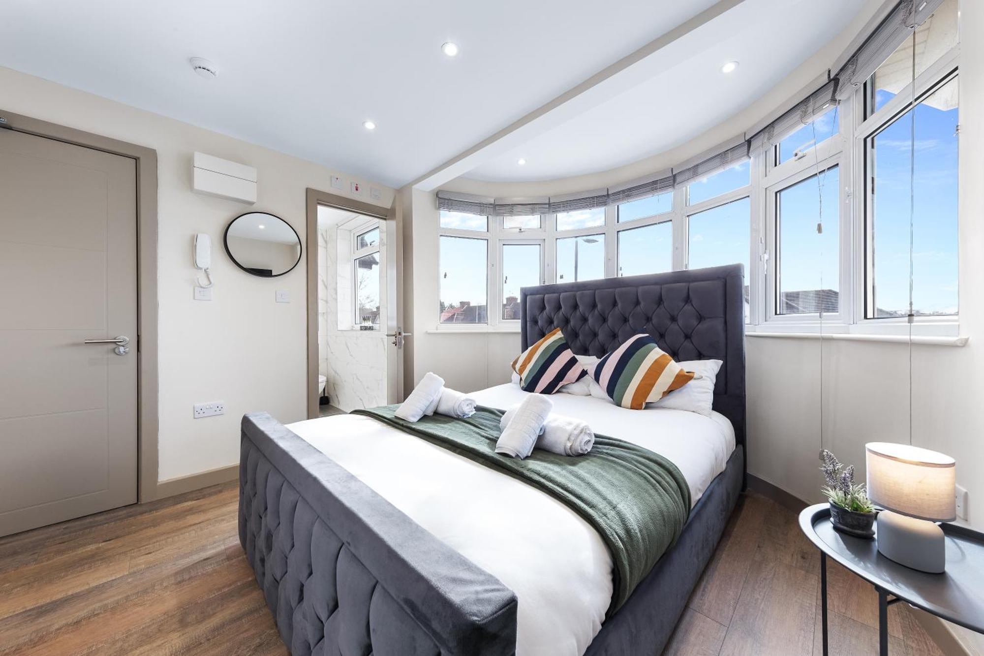 Serviced Ensuite Modern Studio - Sleeps 2 - Near Wembley Stadium - Good Transport Link To Central London - Harrow Ha3 Hatch End ภายนอก รูปภาพ