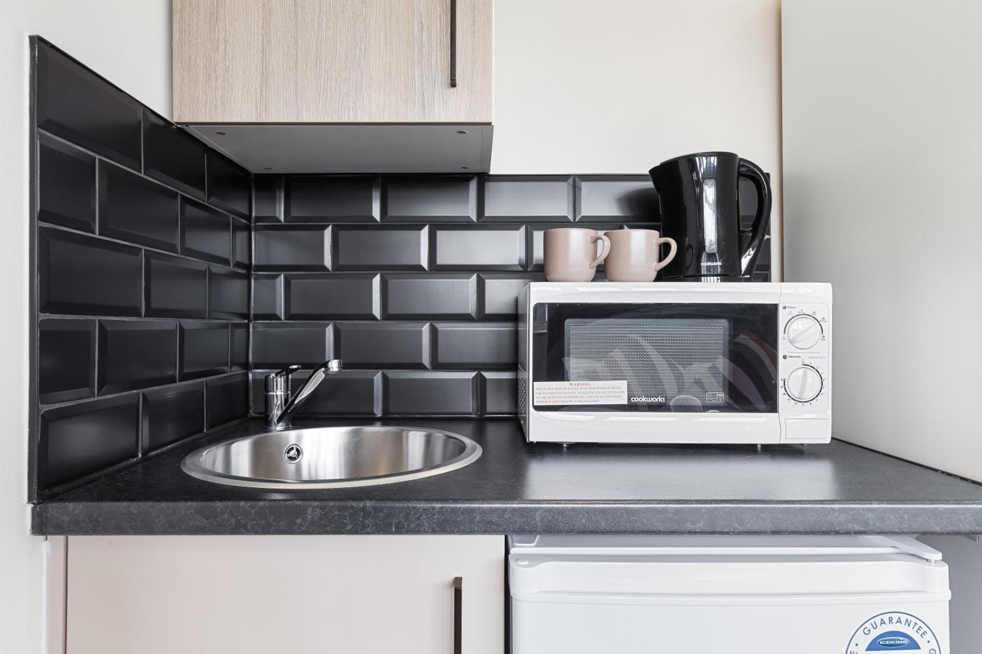 Serviced Ensuite Modern Studio - Sleeps 2 - Near Wembley Stadium - Good Transport Link To Central London - Harrow Ha3 Hatch End ภายนอก รูปภาพ