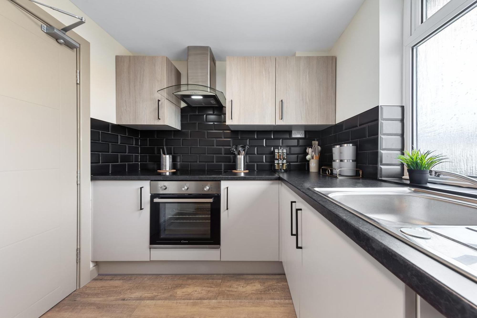 Serviced Ensuite Modern Studio - Sleeps 2 - Near Wembley Stadium - Good Transport Link To Central London - Harrow Ha3 Hatch End ภายนอก รูปภาพ