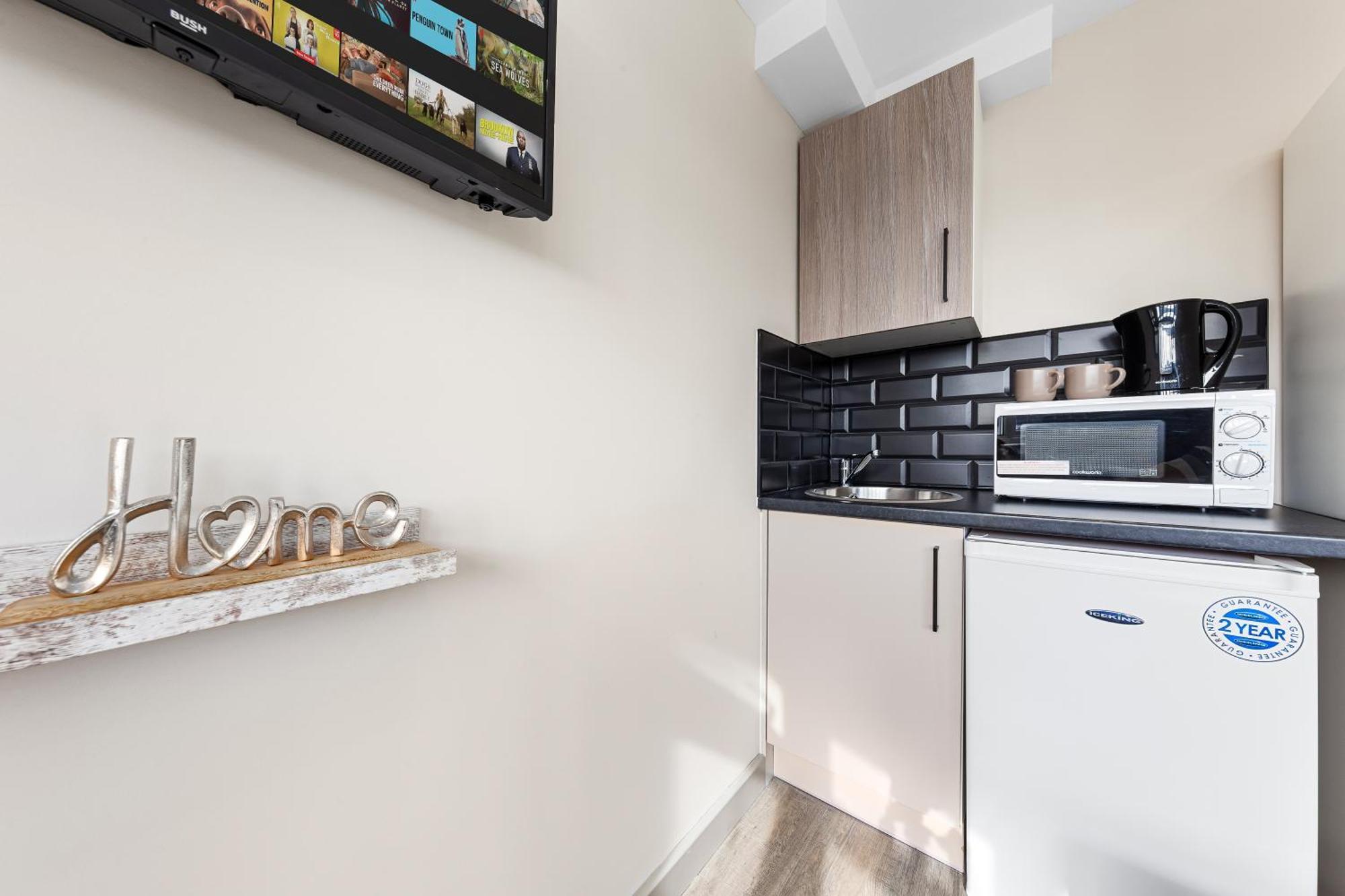 Serviced Ensuite Modern Studio - Sleeps 2 - Near Wembley Stadium - Good Transport Link To Central London - Harrow Ha3 Hatch End ภายนอก รูปภาพ